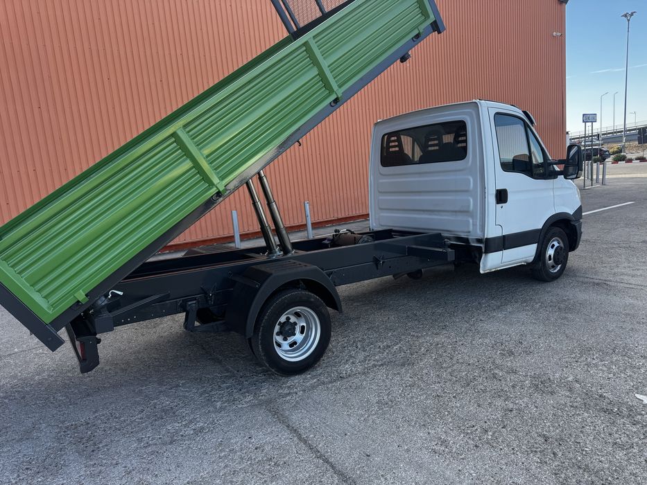 Iveco 35.21 basculabil pe 3 parti