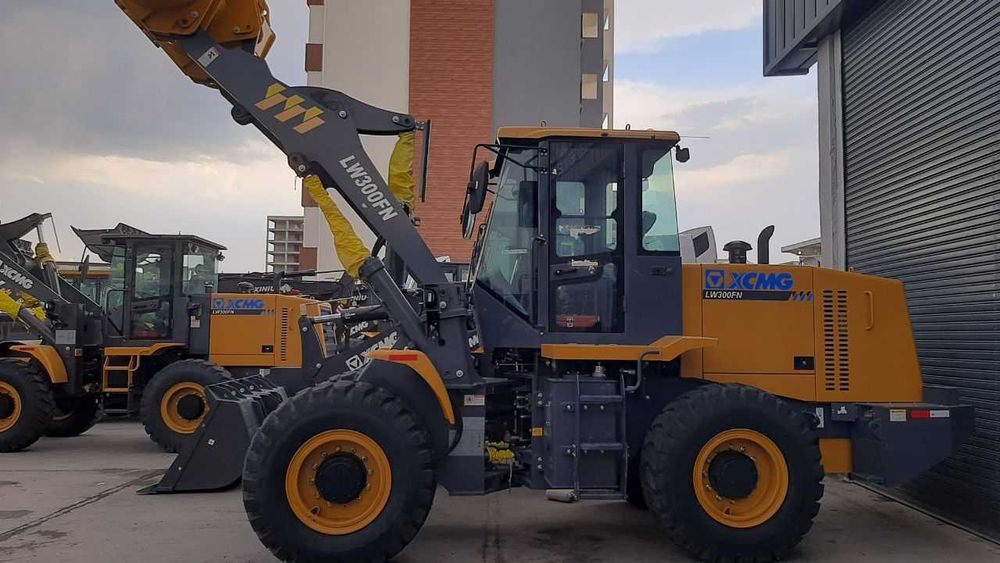 Фронтальный погрузчик XCMG LW 300 FN (1.8 м/куб, джойстик)