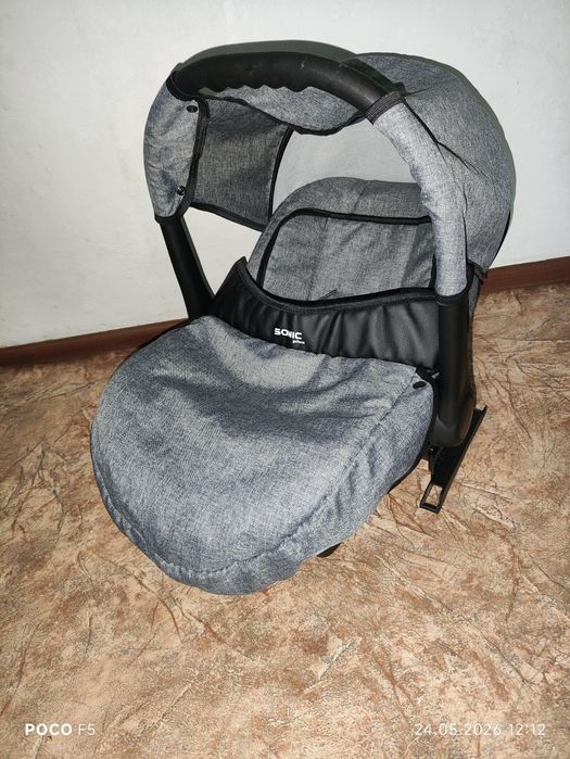 Продам коляску 3в1