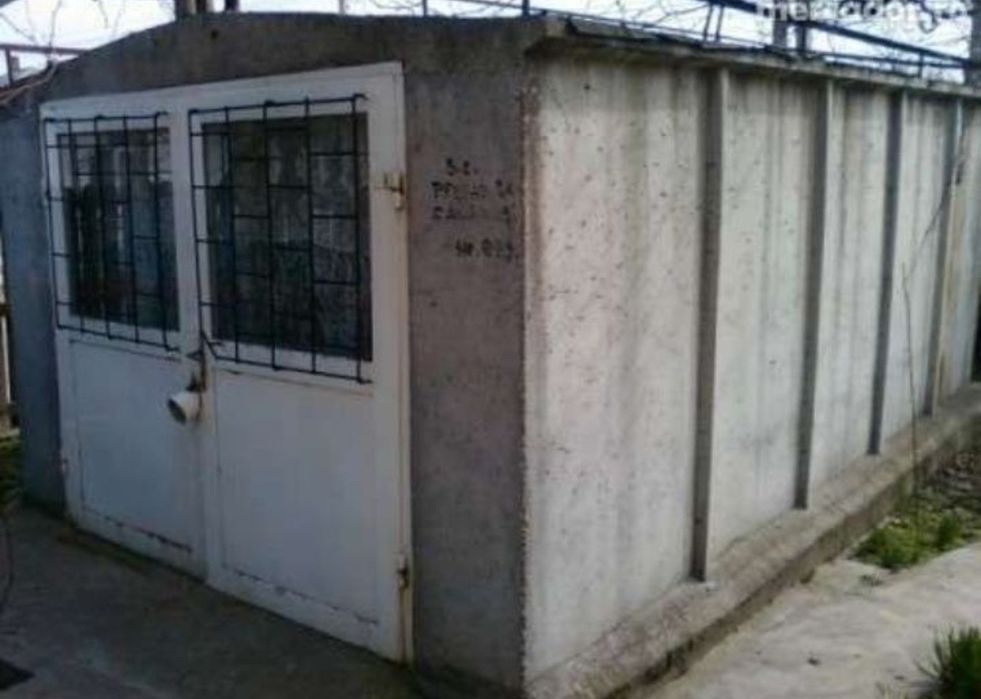 Vând garaj  beton cu transport