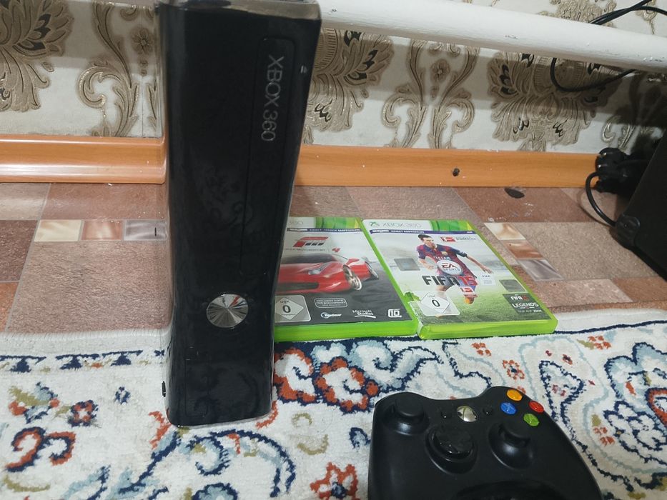 Продам  xbox 360 прошитый 11 игр
