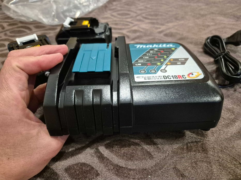 Комплект Макита 2бр. оригинални батерии 6Ah Makita BL1860B и оригинално бързо зарядно DC18RC LXT 18V Makita