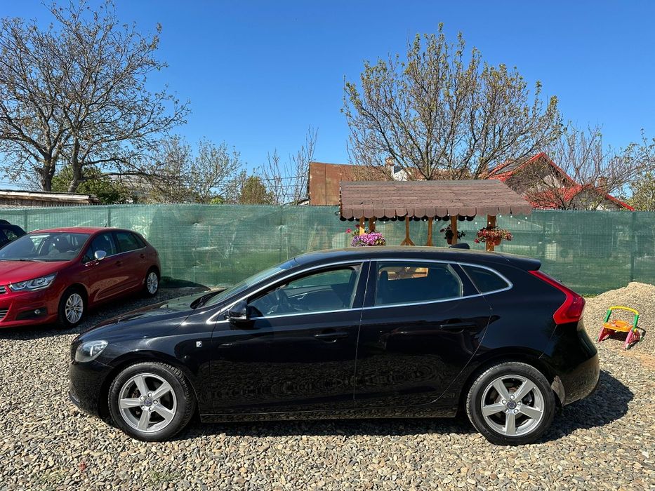 VOLVO V40-OCEAN RACE an 2015/ 2.0tdi-120cp/EURO 6/Piele/Navi Mare/Adus Recent!