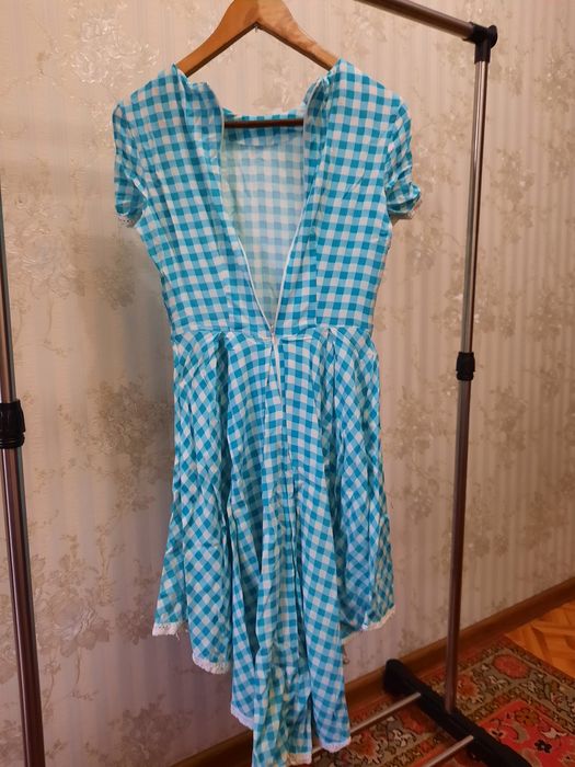 Красивое женское платье