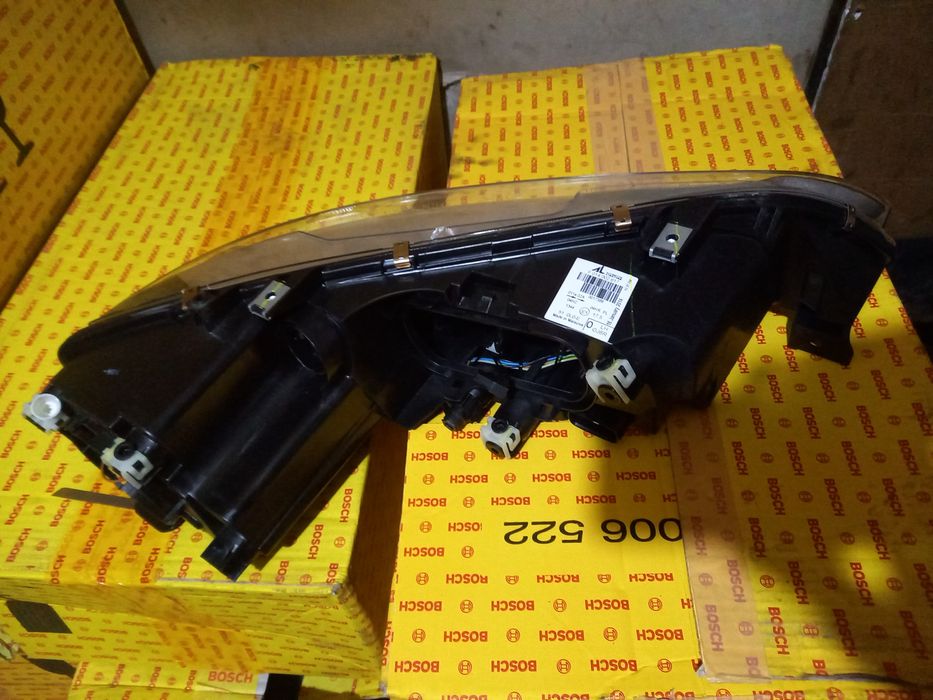 Фары на Мазда 6 новые Bosch