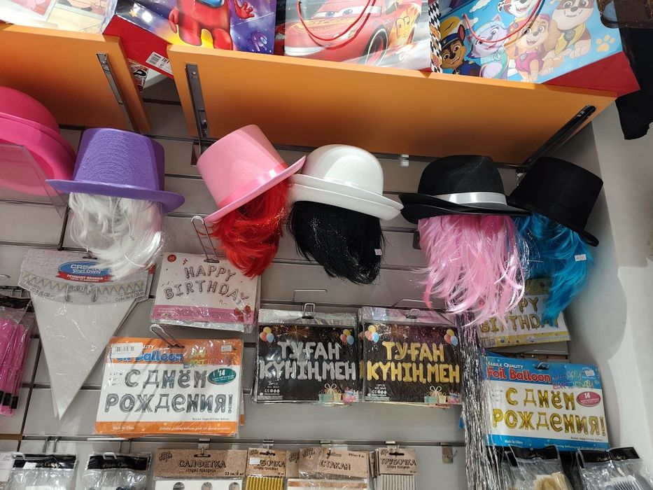 Продам парики , шляпы разных оттенков