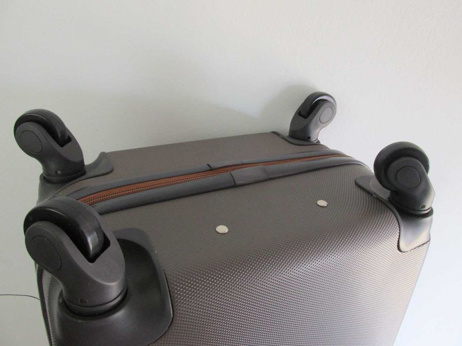 Troler    gfd0221716   ,   NOU