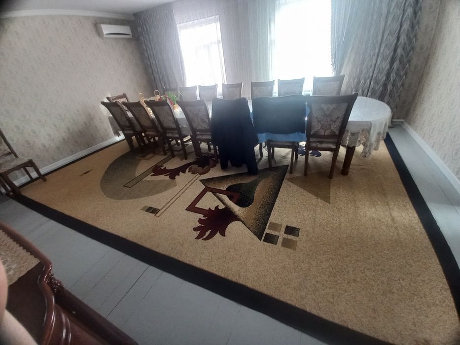 Кілем сатылады..