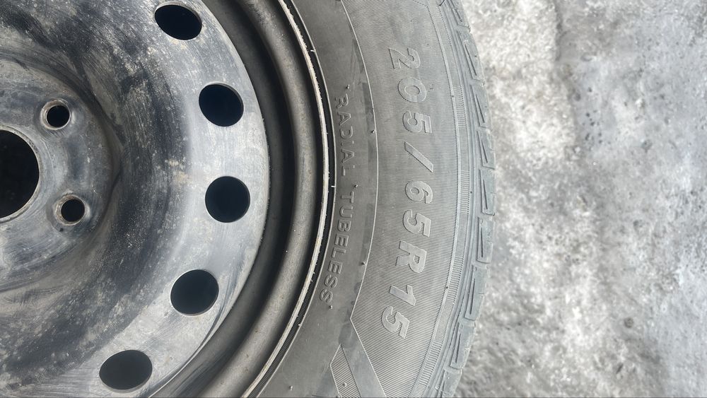 Продам колеса с дисками комплект