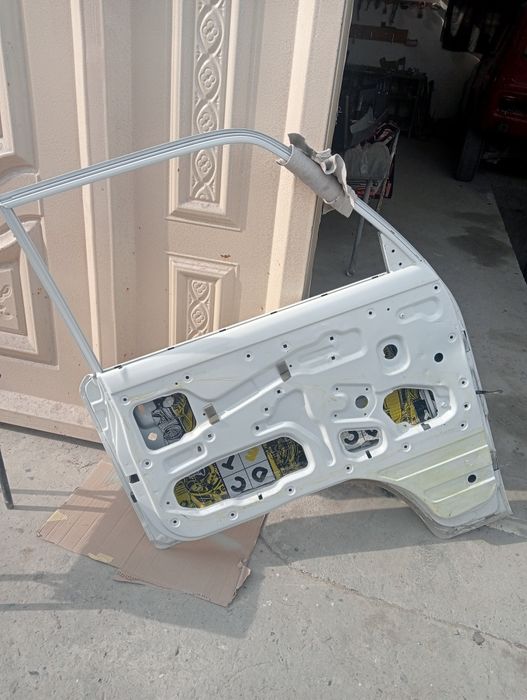 Damas eshik sotiladi bu