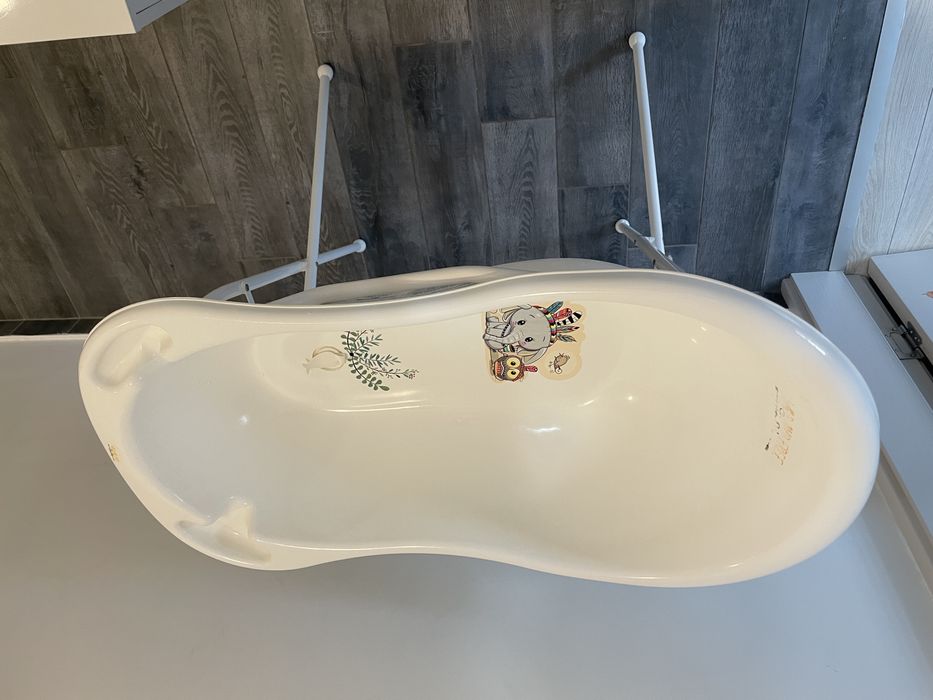 Вана за къпане на бебе със стойка