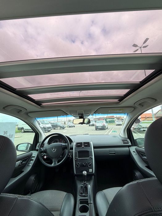 Mercedes A Klasse/benzina/navi/pano/full/AVANTGARDE