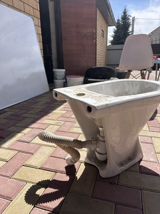 Биде для ванноай крмнаты