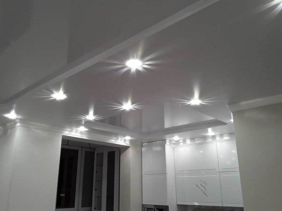 Красивые натяжные потолки