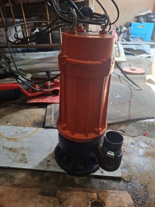Насос грязевой почти новый