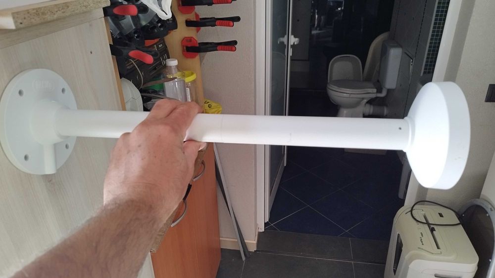 Стойка алуминиева за стенен монтаж на камери - с фланец и пластмасова