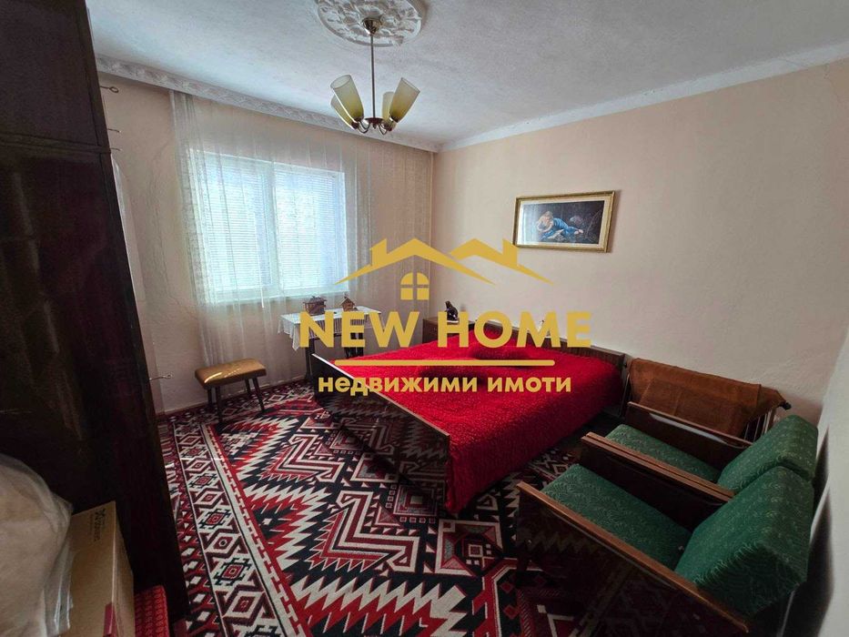 Къща с гараж - район Пинета