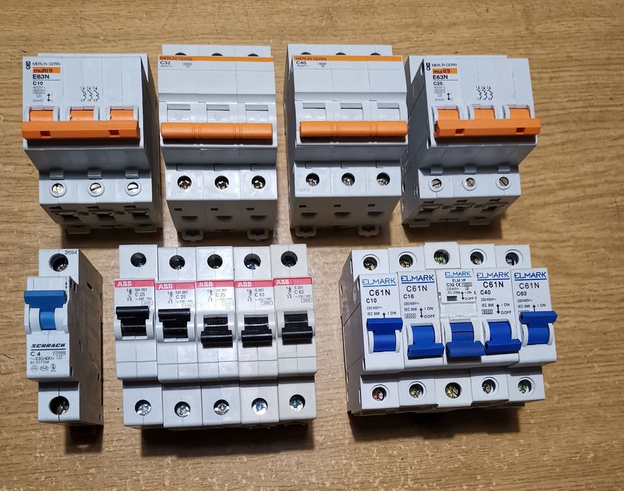 Автоматични предпазители и обикновени бушони, кабели