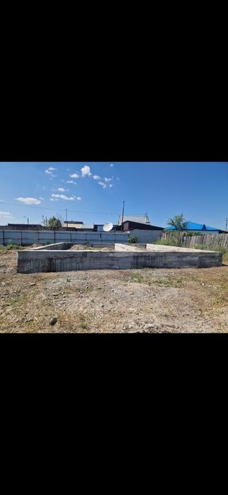 Домик,  и участок с продажей не тороплюсь.