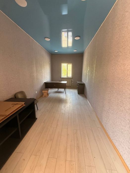 Продается 2х этажный большой СКЛАД 14 соток ор:  Аэропорт массив-5 крг