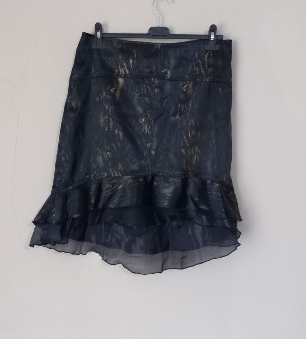 Fustă.      damă