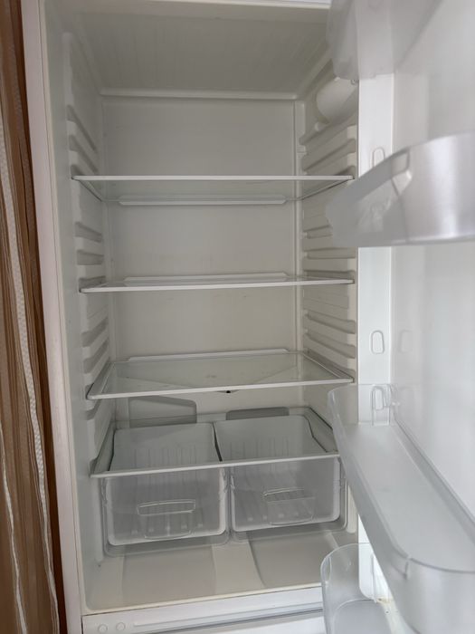 Холодильник Indesit