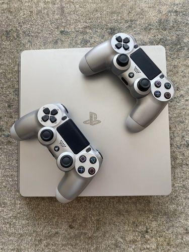 PlayStation 4 Slim 1TB (uyini 14ta) (Джойстик 2та) доставка бепул
