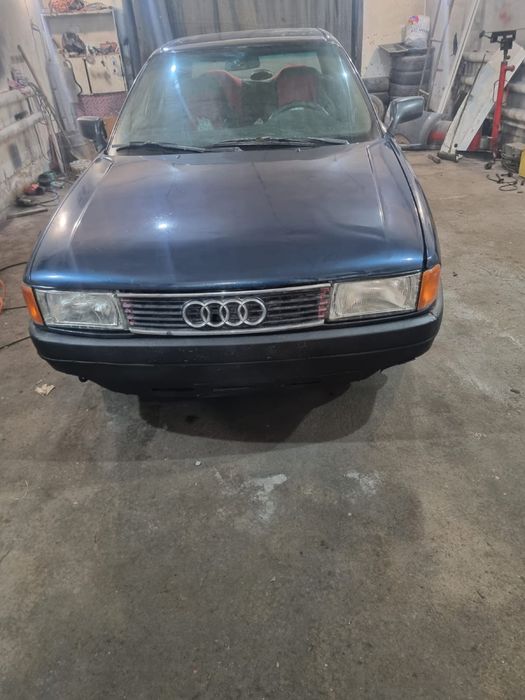 подам АУДИ 80 на ходу
