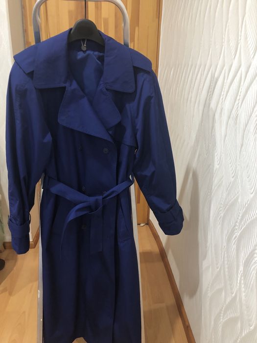 Продам плащи женские