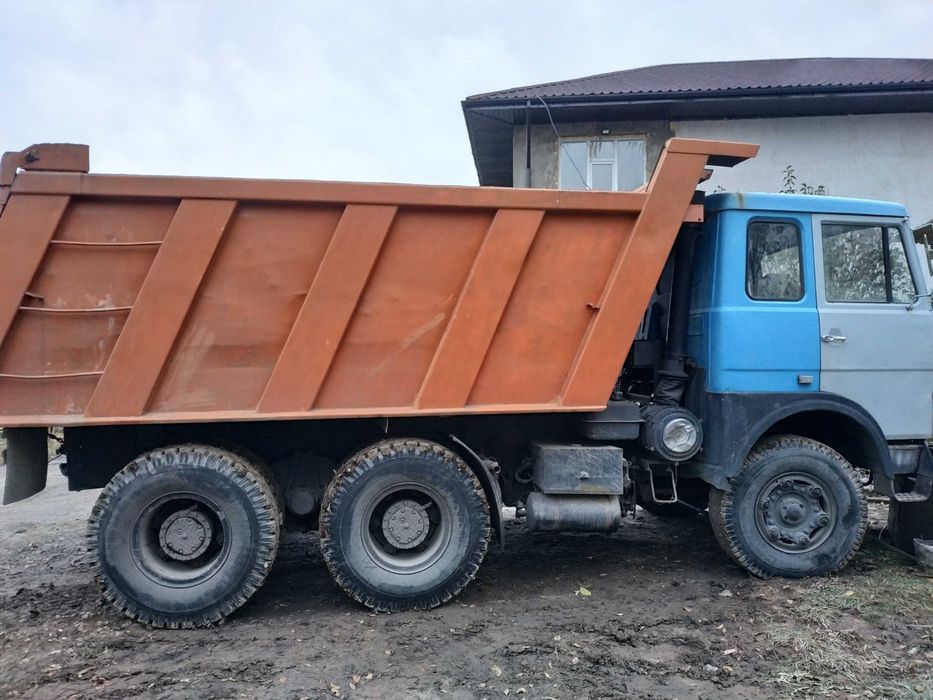 Самосвал МАЗ 5516