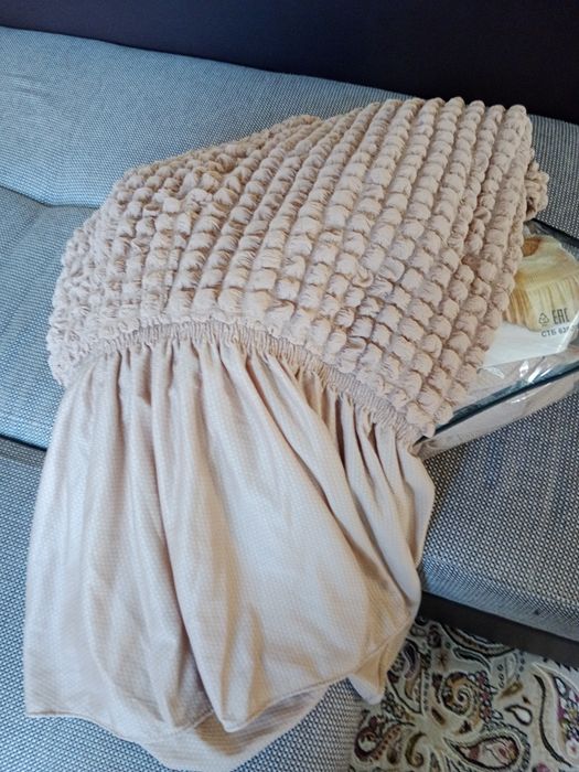 Продается чехол на диван