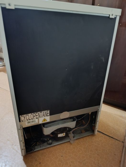холодильник Midea HS-147RN (с дефектами, рабочий)