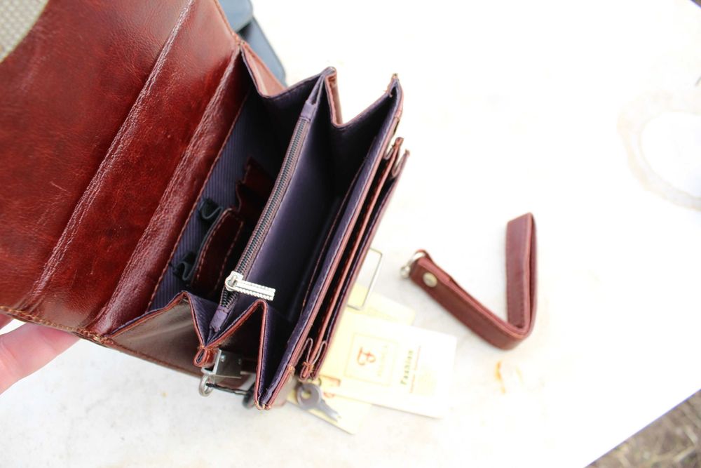 Мъжка кожена чантичка