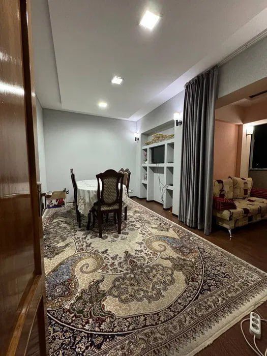 Продам 2 комнатная квартира метро Буюк Ипак Йули.Максим Горький.Центр