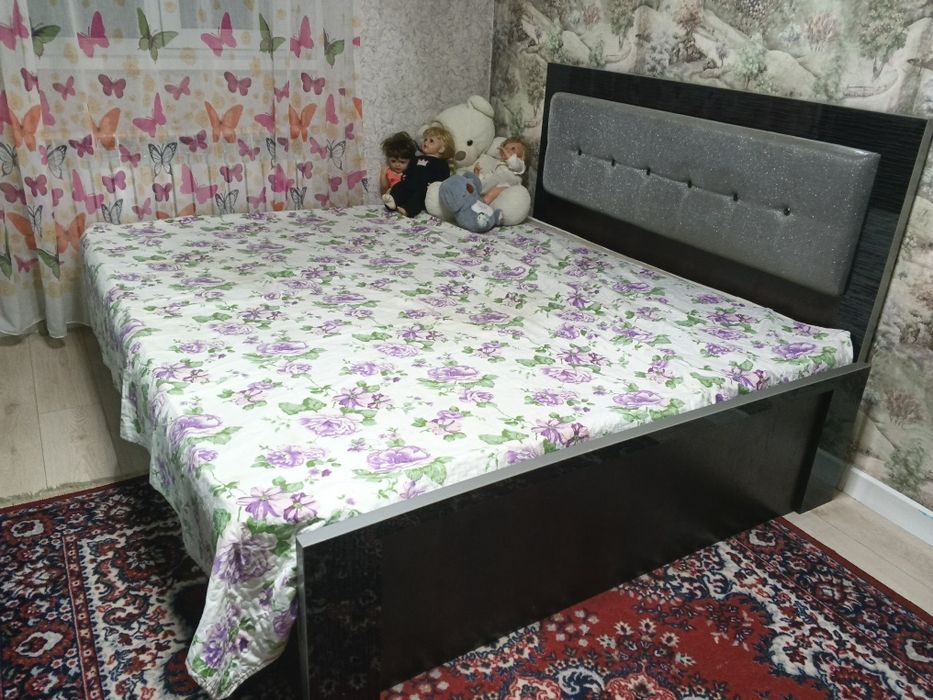 Продам шкаф с кроватью и с космодром б/у