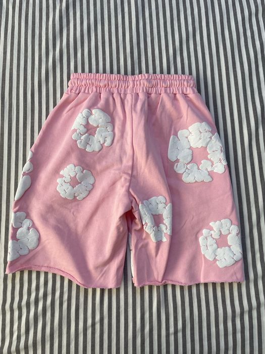 Pantaloni scurti denim tears roz marimea S, noi