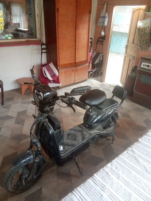 Электро самокат продам 75 000тенге б/у