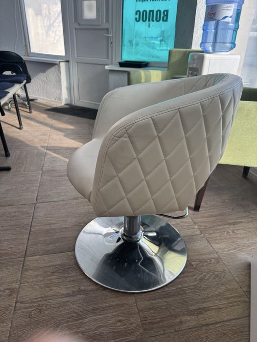 Стул для салона в парикмахерскую