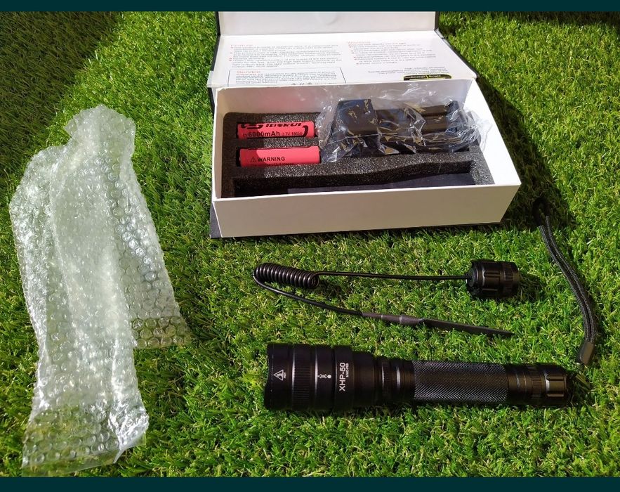 Lanterna profesionala CREE XHP-50 VÂNĂTOARE, 100%metal pt arma