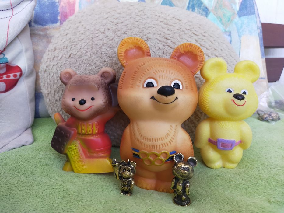 Продам Олимпийских Мишек-80.