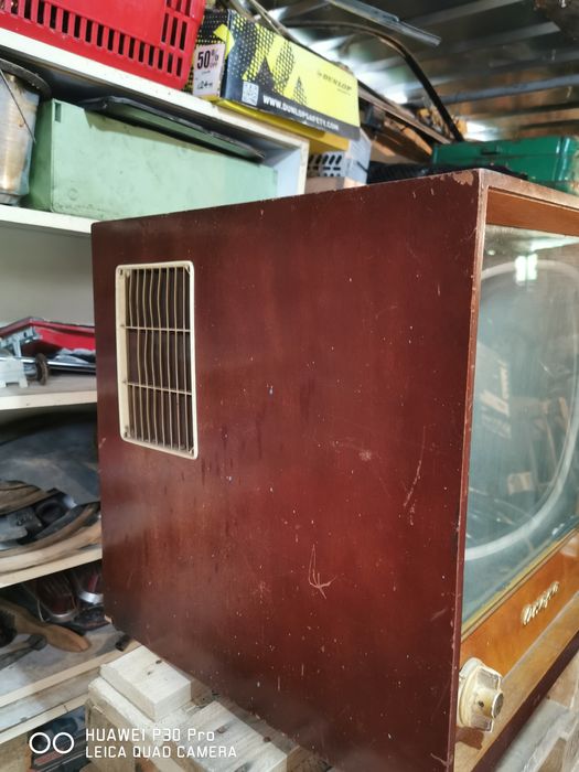 Стар телевизор Опера