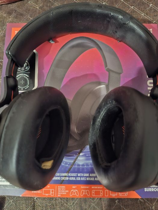 Продам наушники JBL Quantum 400 бу