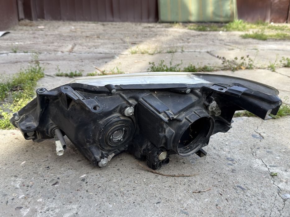 Фара от toyota camry 50 европеец
