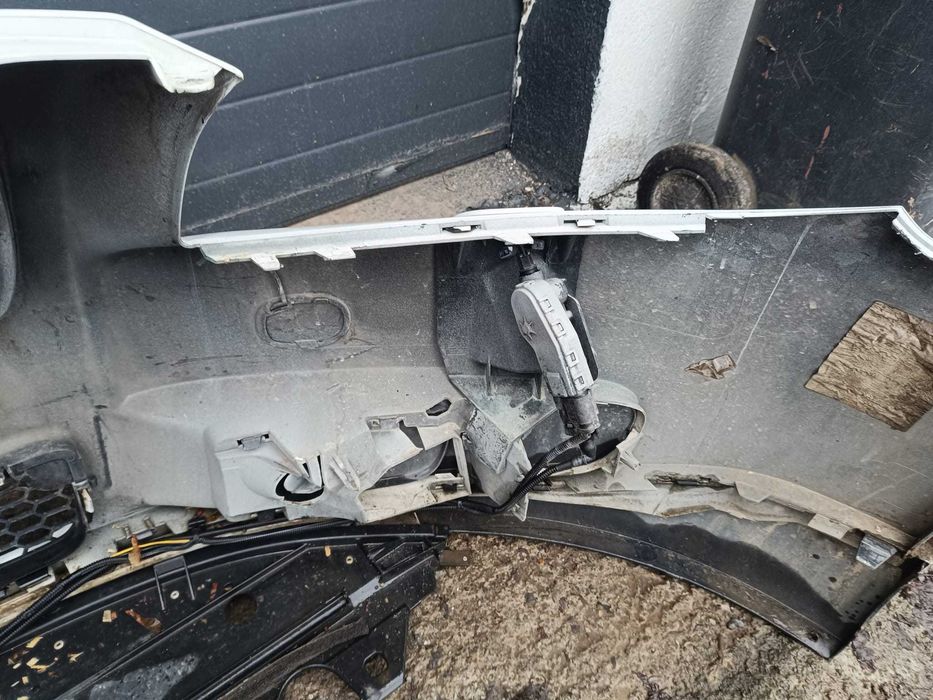 Spoiler bara fata OEM complet echipata VOLVO S80 2007 - 2010