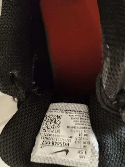 Papuci Nike court.Marimes 35.5.Conditi foarte bune