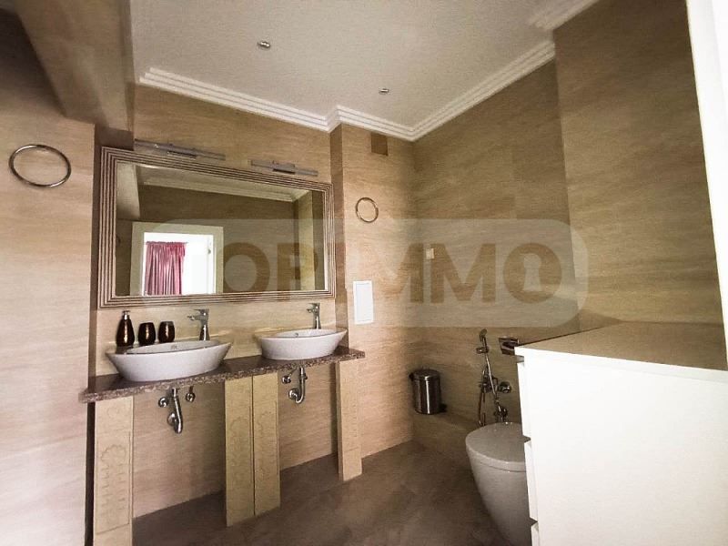 Продава се Тристаен апартамент в к.к. Златни пясъци - 160 кв.м за 2000 €/кв.м - Снимка #7