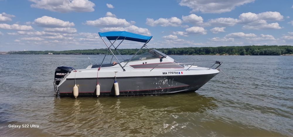 Vand barca cu cabina