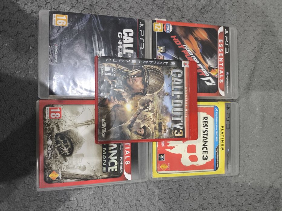 PS3 Super Slim 1TB, 2 джойстика, 5 дисков, полный комплект