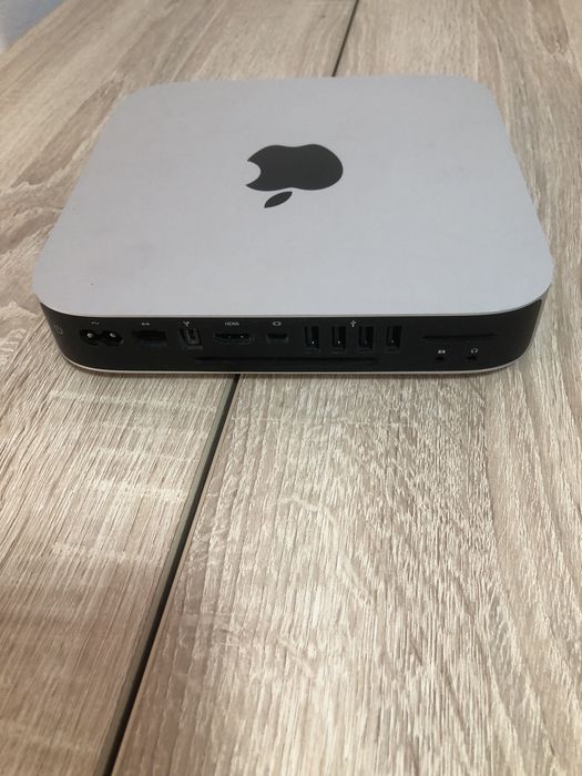 Mac mini, magnetofon Akai