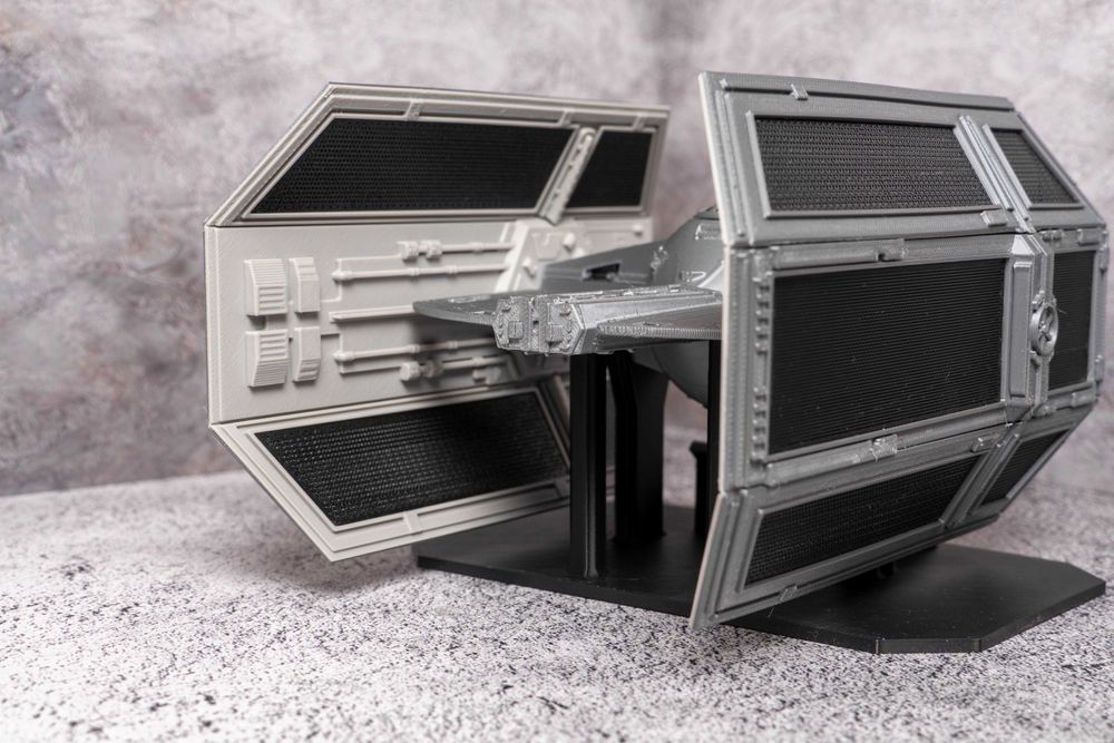 TIE/X1-модель истребитель Дарта Вейдера из вселенной Star Wars